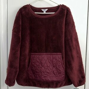 Woman’s JoyLab fuzzy long sleeve front pocket top - size XL